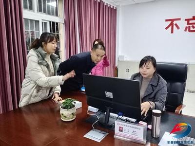 新时代文明实践“六讲”志愿服务活动走进三建乡
