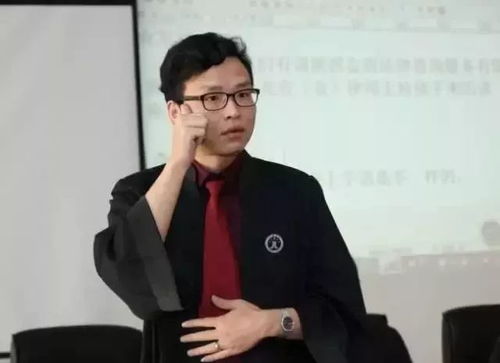 西政校友 手语律师唐帅荣登年度法治人物